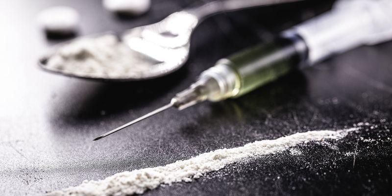 Descubra os Tipos de Dependência de Drogas Tratados em uma Clínica de Recuperação O que é dependência química?
